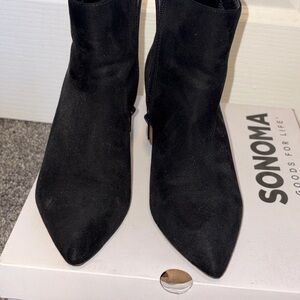 JustFab Black Ankle Booties